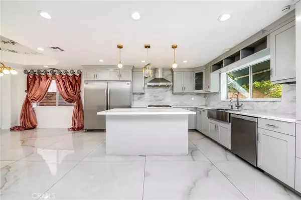 Tarzana, CA 91356,19314 Yolie