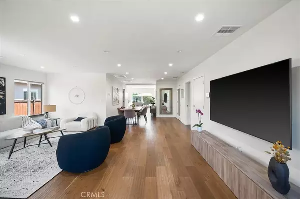 Encino, CA 91316,17642 Calvert Street