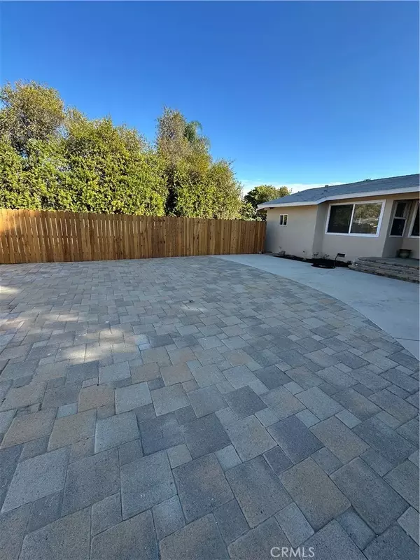 Reseda, CA 91335,19140 strathern