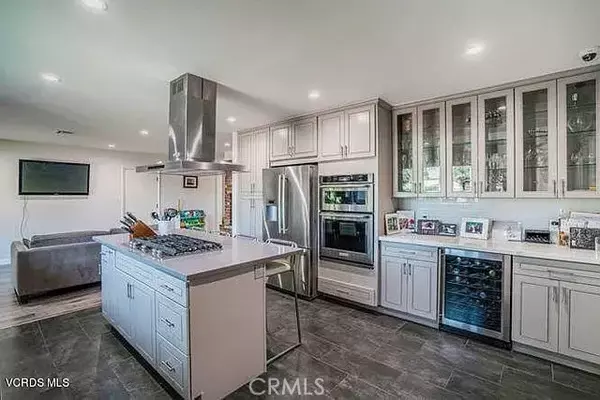 Van Nuys, CA 91405,6656 Columbus Avenue