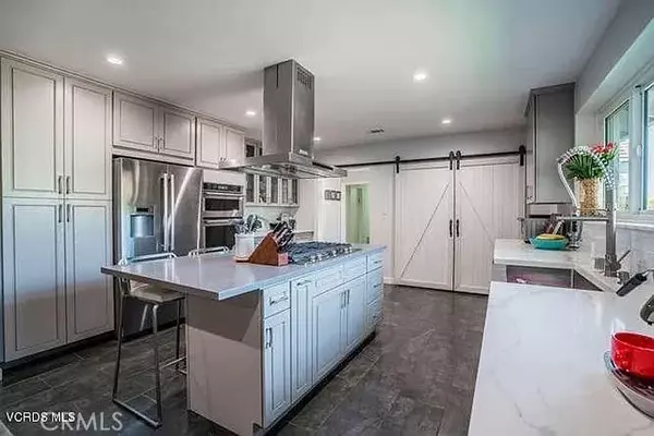 Van Nuys, CA 91405,6656 Columbus Avenue