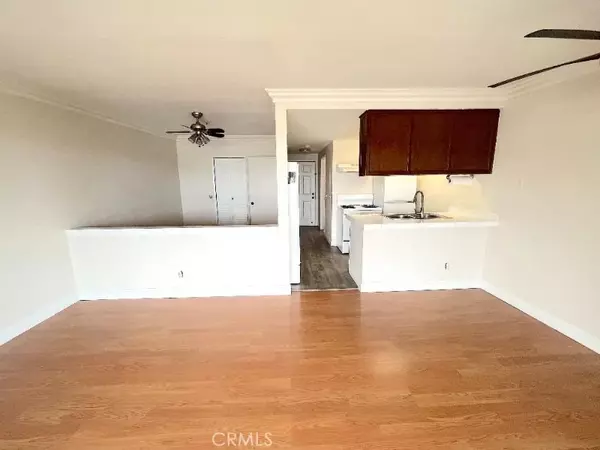 San Clemente, CA 92672,101 W Canada #17