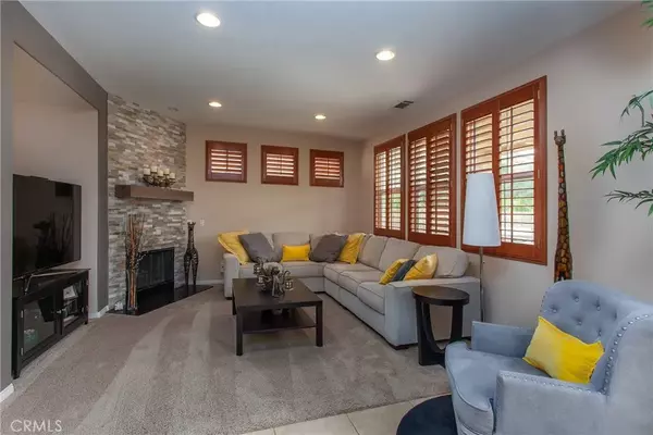 Saugus, CA 91350,28167 Samantha Court