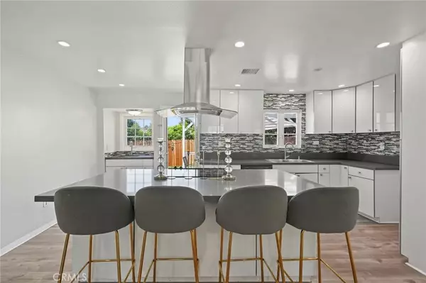 Tarzana, CA 91356,18433 Tarzana Drive