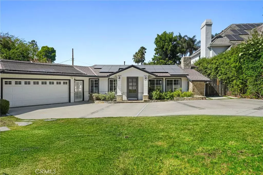 Tarzana, CA 91356,18433 Tarzana Drive