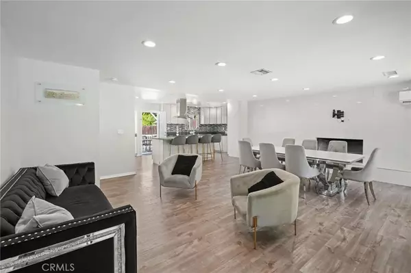 Tarzana, CA 91356,18433 Tarzana Drive