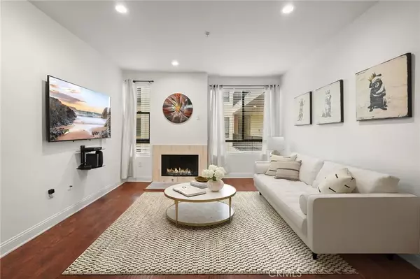 North Hollywood, CA 91605,6938 Laurel Canyon #204