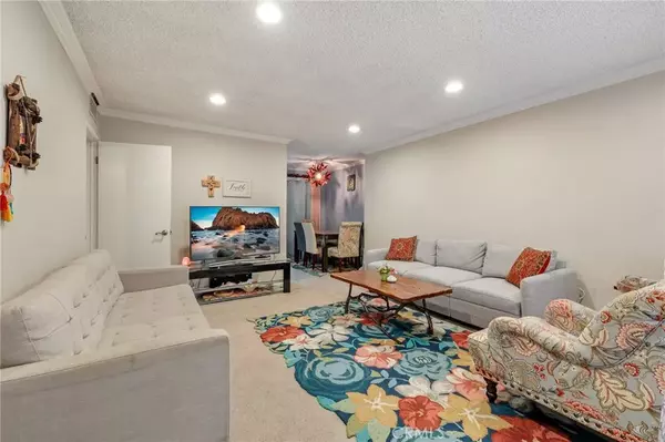 Glendale, CA 91206,330 N Howard Street #201