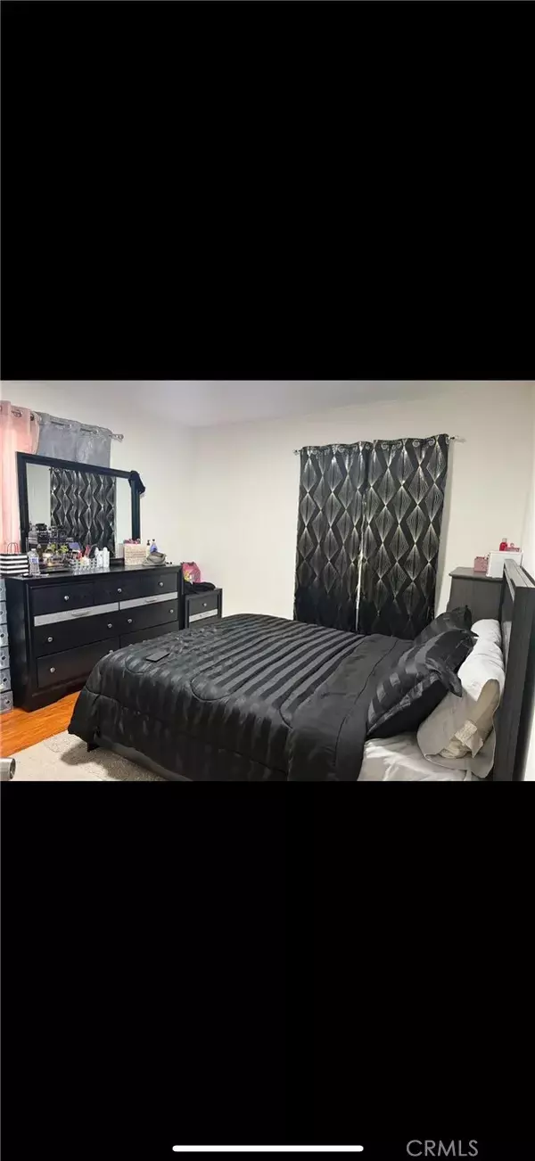 Reseda, CA 91335,6839 Geyser Avenue