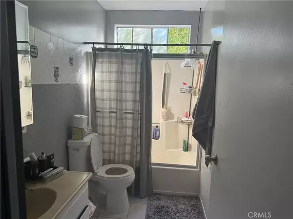 Reseda, CA 91335,6839 Geyser Avenue