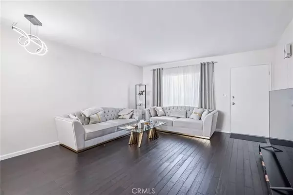 Glendale, CA 91206,312 N Louise Street #210