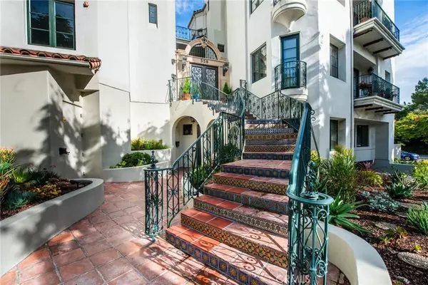 Beverly Hills, CA 90212,558 Hillgreen Drive #207