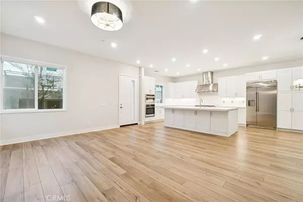 Valencia, CA 91381,27237 Bush Mallow Court