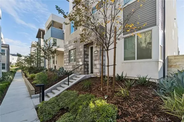 Valencia, CA 91381,27237 Bush Mallow Court