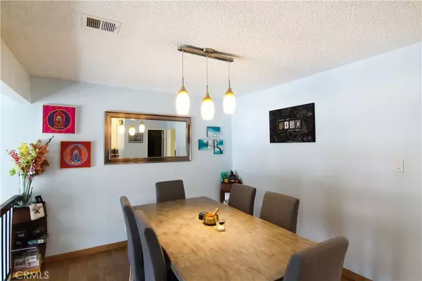 Reseda, CA 91335,18425 Saticoy Street #4