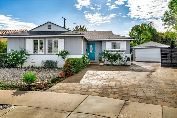 17232 Elkwood, Lake Balboa, CA 91406