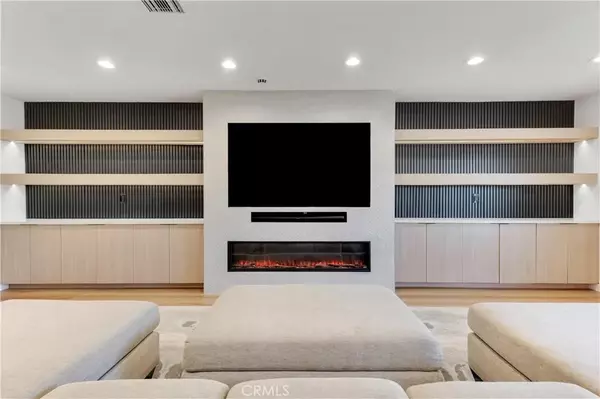 North Hollywood, CA 91606,6229 Klump Avenue