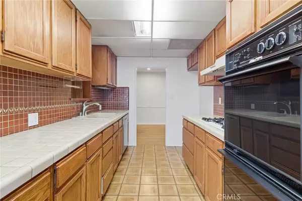 Encino, CA 91436,16753 Magnolia