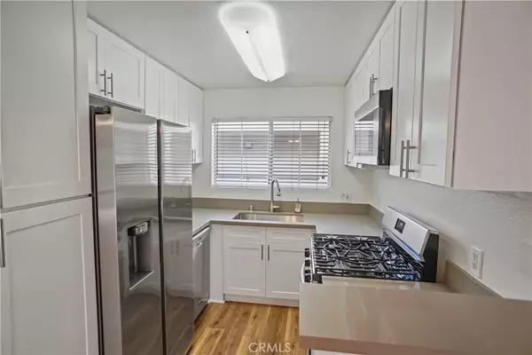 Woodland Hills, CA 91367,5515 Canoga #318