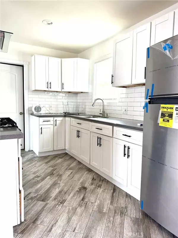 Reseda, CA 91335,6716 Etiwanda