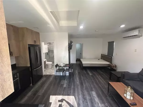 Tarzana, CA 91356,19138 Oxnard Street