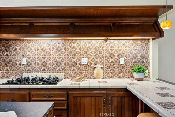 Calabasas, CA 91302,2171 McKain Street