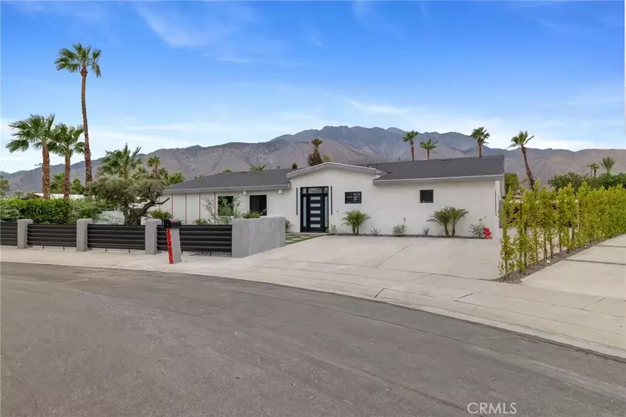 2745 N Kitty Hawk Drive, Palm Springs, CA 92262