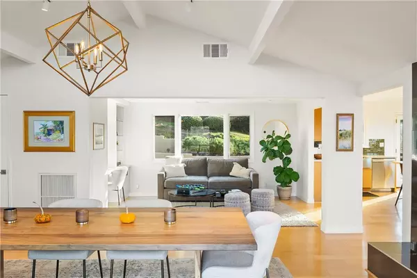 Calabasas, CA 91302,23722 Summit