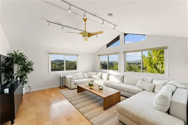 Calabasas, CA 91302,23722 Summit