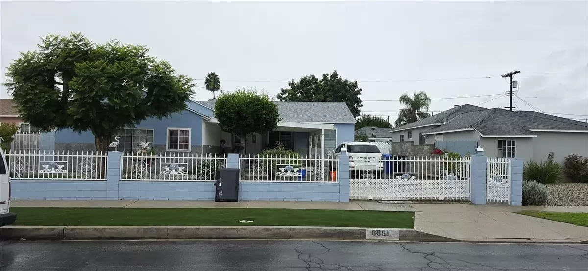 Reseda, CA 91335,6651 Bovey