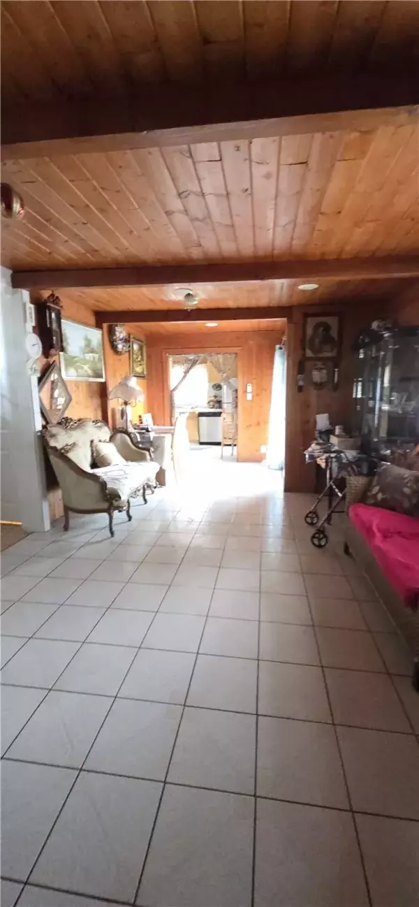 Reseda, CA 91335,6651 Bovey