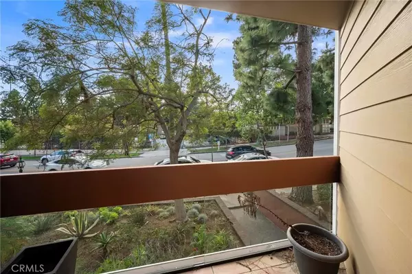 Los Angeles, CA 90049,750 S Bundy #108