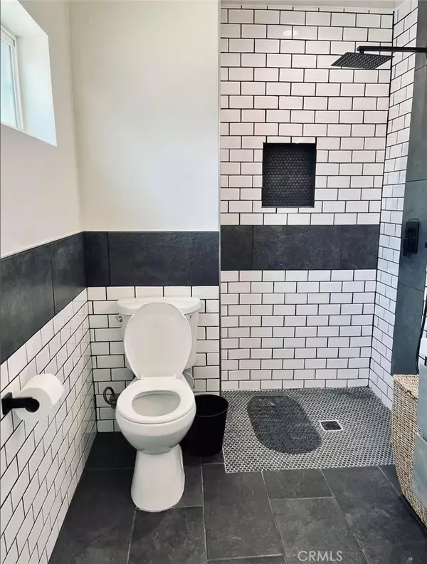 Van Nuys, CA 91405,7325 Matilija Avenue