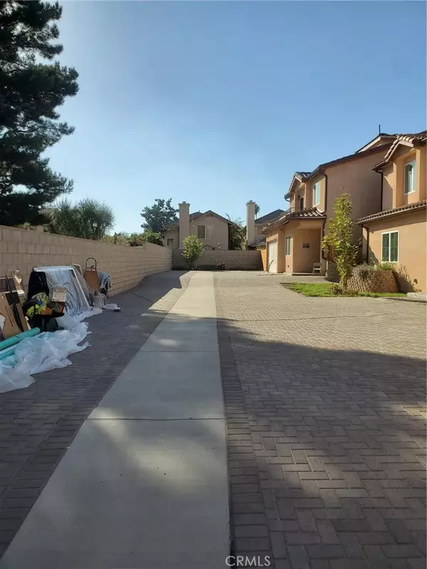 20819 W Seasons Lane, Winnetka, CA 91306