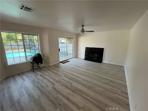 Reseda, CA 91335,7522 Balcom