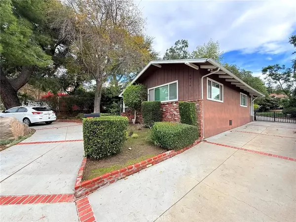La Crescenta, CA 91214,4916 Briggs