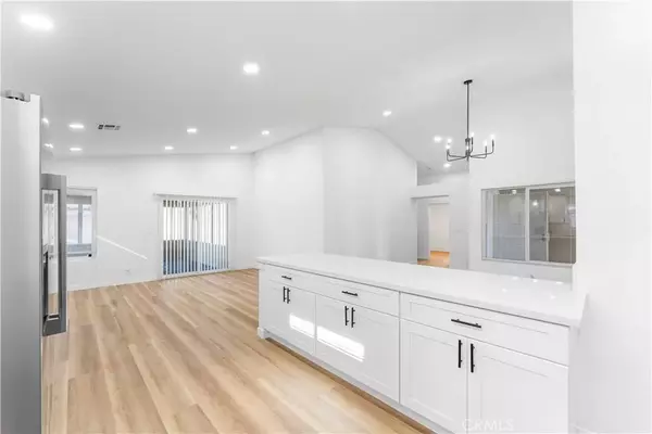 Lancaster, CA 93536,43117 Bloomingpark