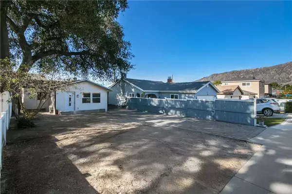 Sunland, CA 91040,10835 Parr