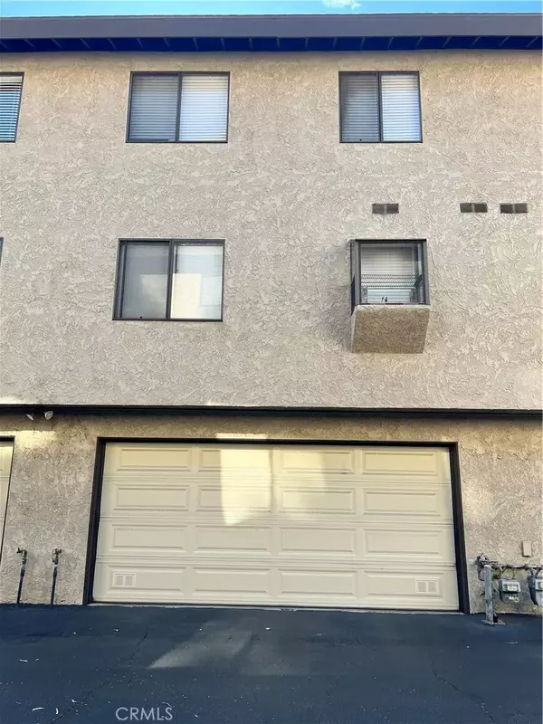 Reseda, CA 91335,19230 Wyandotte #14