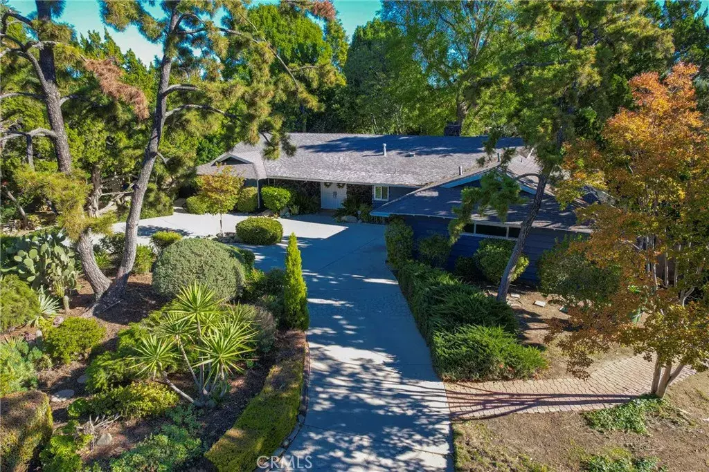 Northridge, CA 91324,9356 Beckford