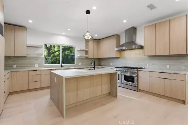 Tarzana, CA 91356,18653 Palomino Drive