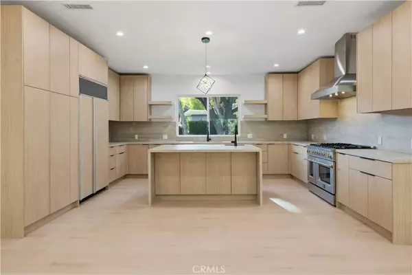 Tarzana, CA 91356,18653 Palomino Drive