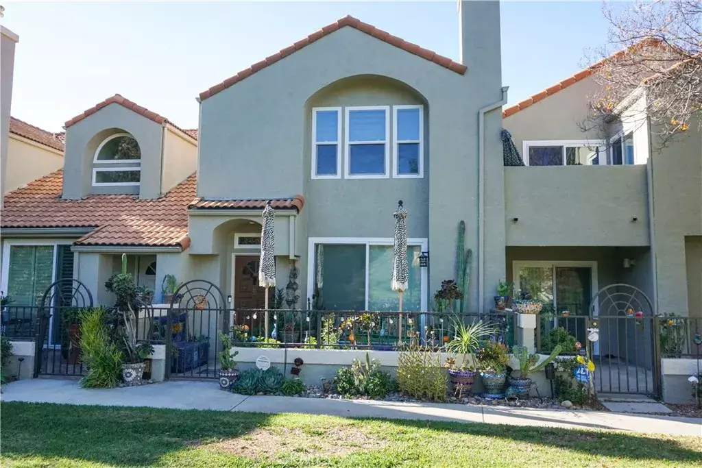 Chatsworth, CA 91311,22350 Heritage Pass