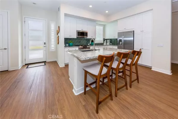 Valencia, CA 91381,27466 Mercantile Court #101