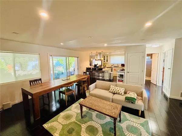 Woodland Hills, CA 91367,23813 Calvert