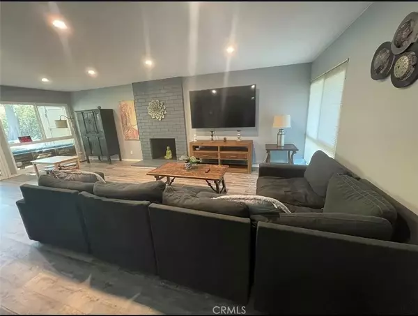 Woodland Hills, CA 91367,5500 Blanco