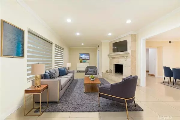 Van Nuys, CA 91405,13824 Valerio