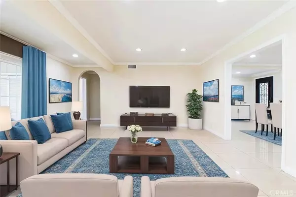 Van Nuys, CA 91405,13824 Valerio