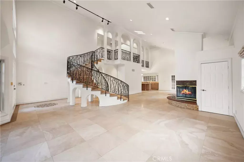 Agoura Hills, CA 91301,28510 W Driver Avenue