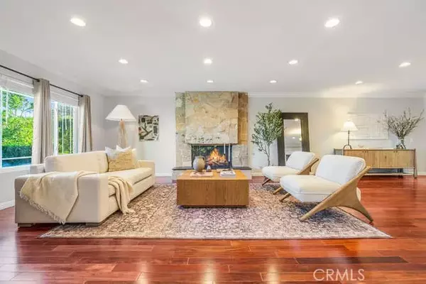 Encino, CA 91436,3325 Alginet